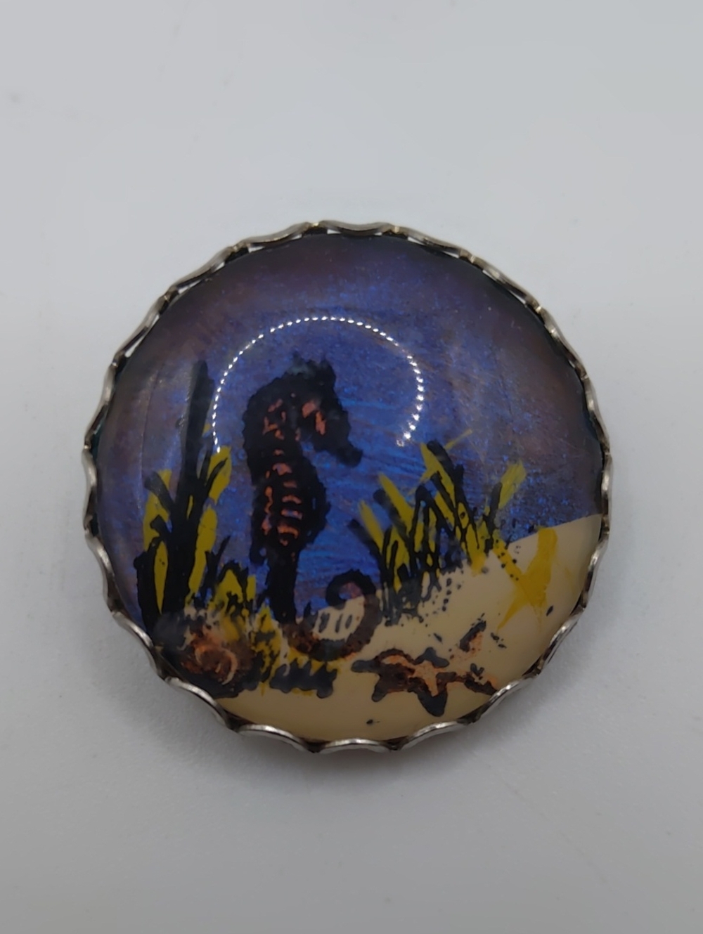 Morpho Butterfly Brooch Featuring a Seahorse Vintage - Picture 1 of 5